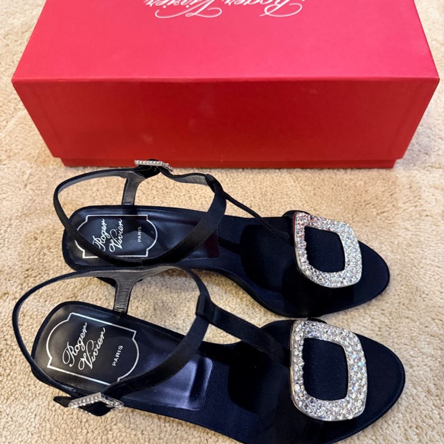 經典款Roger Vivier 36.5 黑色絲綢 銀鑽方釦 銀色皮革 跟4.5cm-4