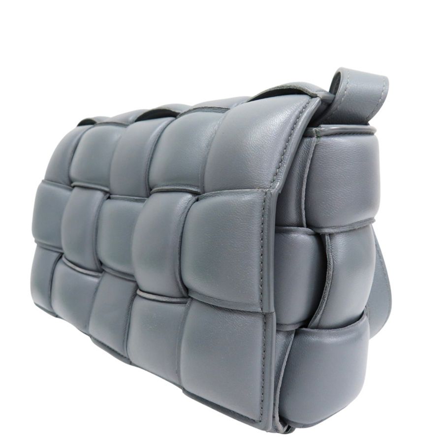 灰色 羊皮編織 Padded Cassette 枕頭包 肩背包【BOTTEGA VENETA BV 寶緹嘉】 717506-2