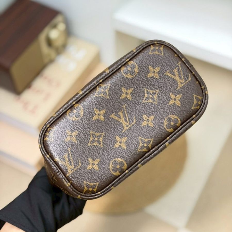 (稀有釋出、大全配✨)🏷LV 路易威登.Neverfull Inside Out MM 雙面小托特 芯片款 M28349-12