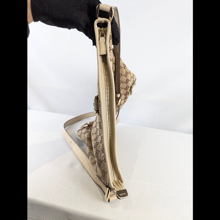 莉亞精品♡Gucci D型釦斜背包 二手美品-9
