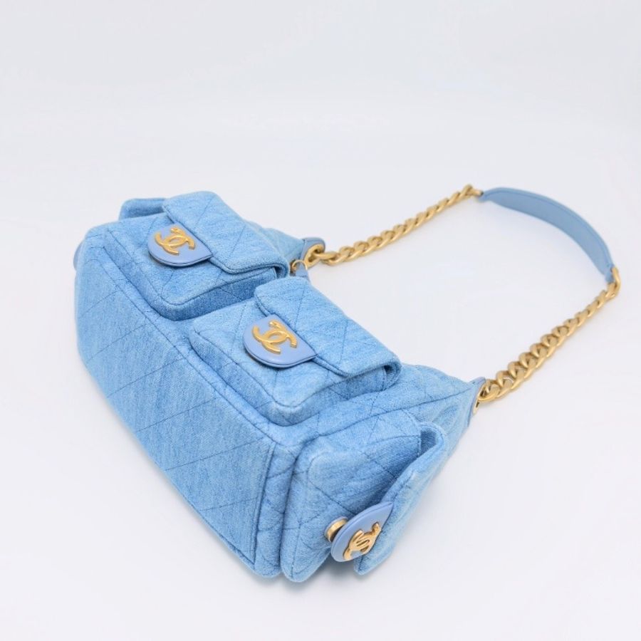 CHANEL 牛仔金扣hobo肩背包24*21*10 99新配件盒子塵袋-3
