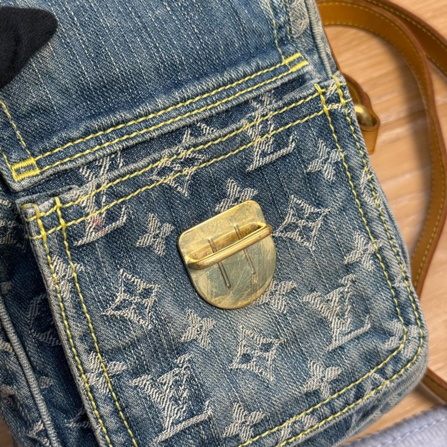 (保留中)Lv vintage 單寧牛仔相機包-13