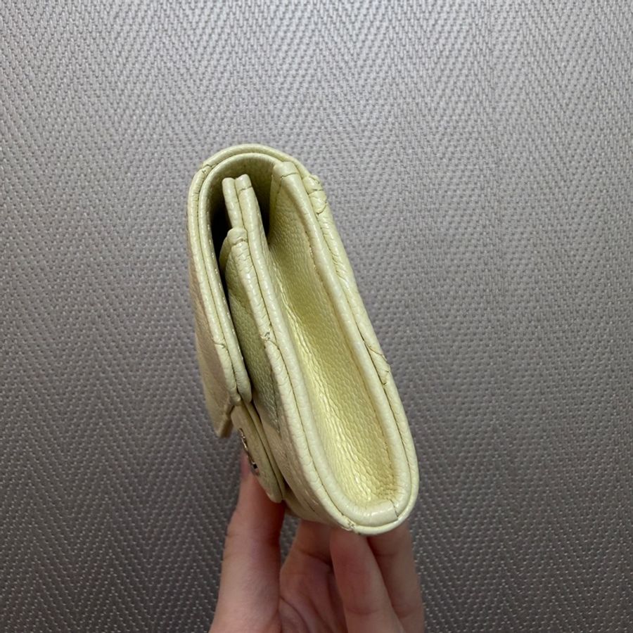 Chanel 鵝黃荔枝牛皮銀釦下蓋卡包AP0214-2