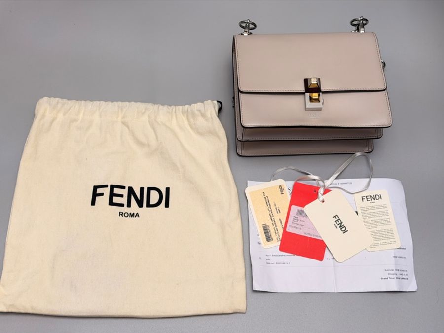 Fendi Kan I small leather shoulder bag-1