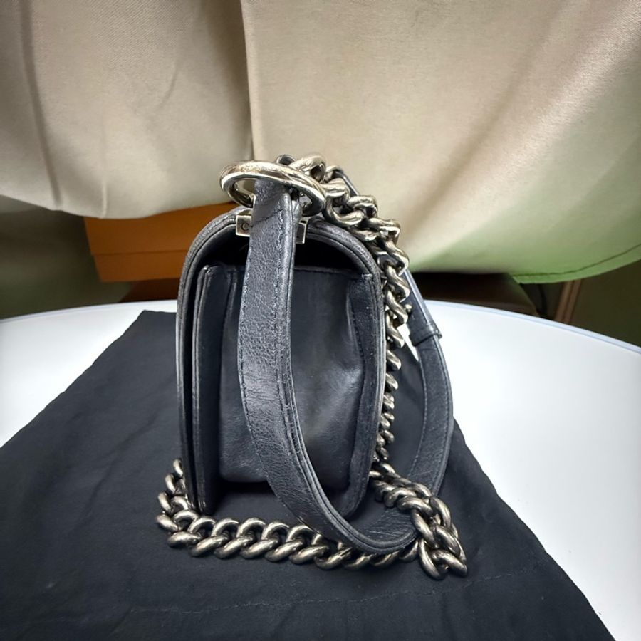 CHANEL BOY MEDIUM-4