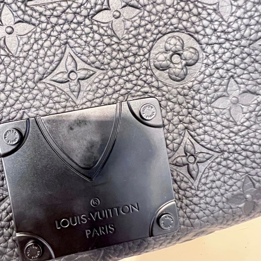 LV 黑牛皮壓紋S Lock黑釦手提肩斜背郵差包-15