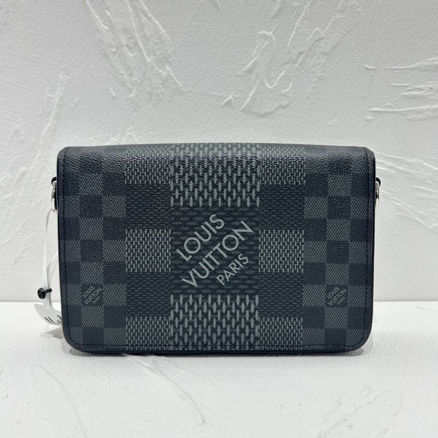 Lv 芯片款灰黑棋盤 郵差包 尺寸約23x15-1