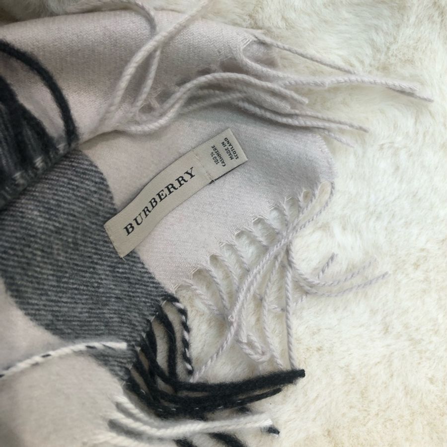Burberry 米色格仔 100%Cashmere Scarf XC193-5