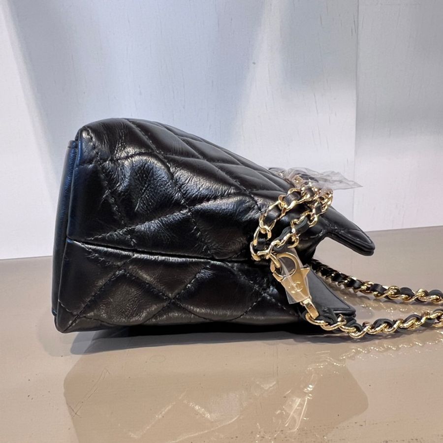Chanel 黑牛皮金釦菱格紋前愛心鏈條肩背包-4