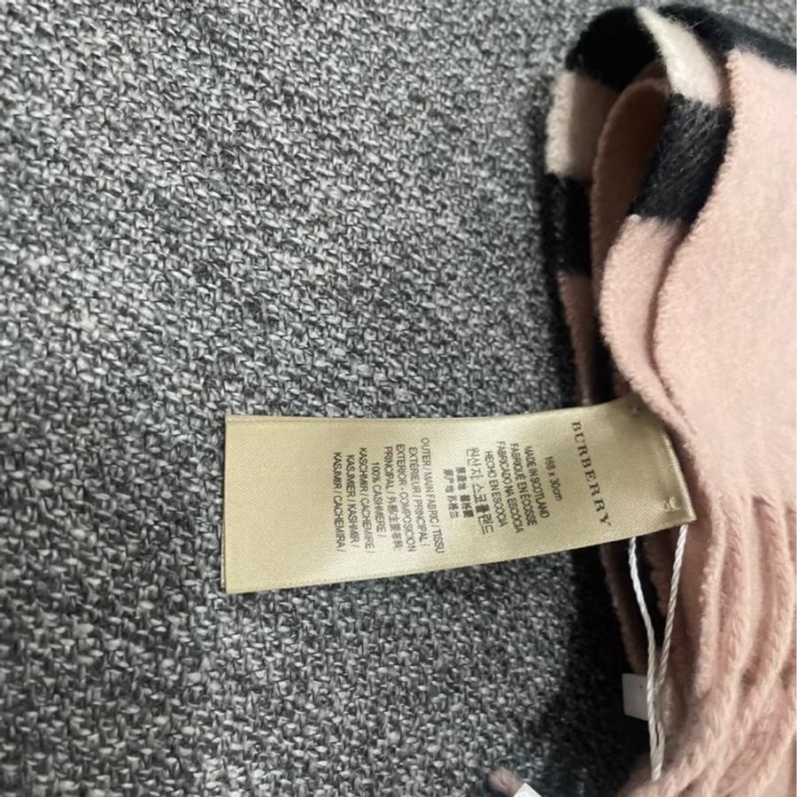 burberry經典款盒子羊絨圍巾-2