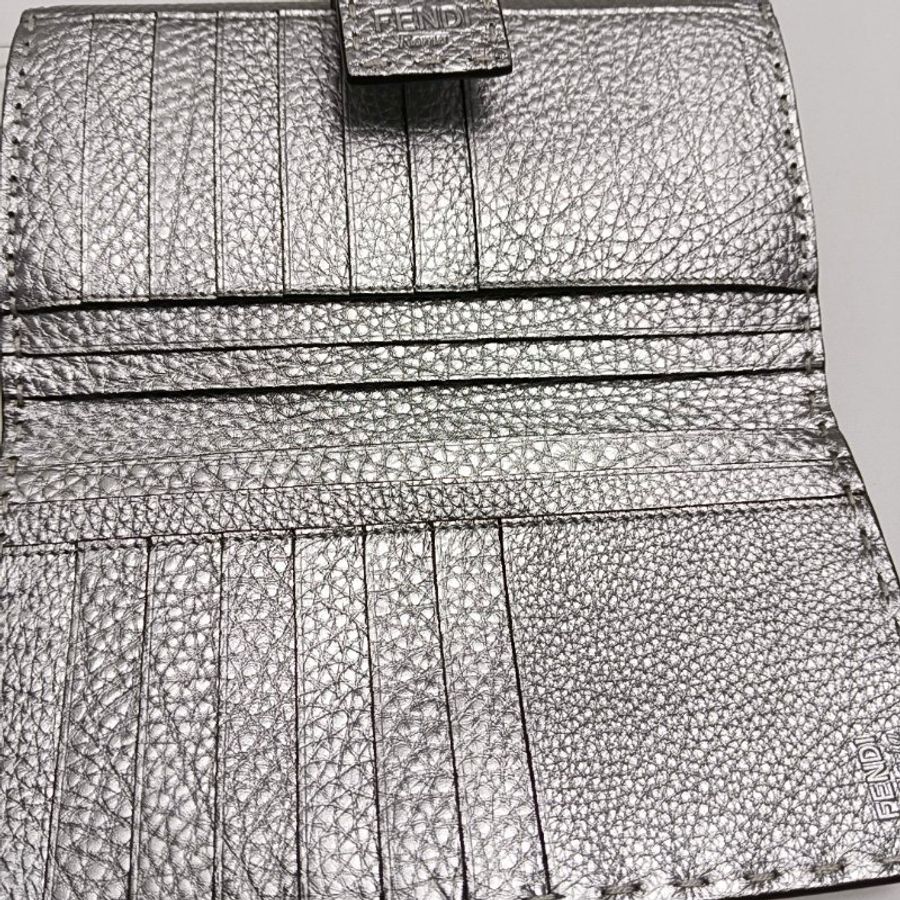 FENDI Peekaboo銀色牛皮錢包銀色五金 9.8新-6