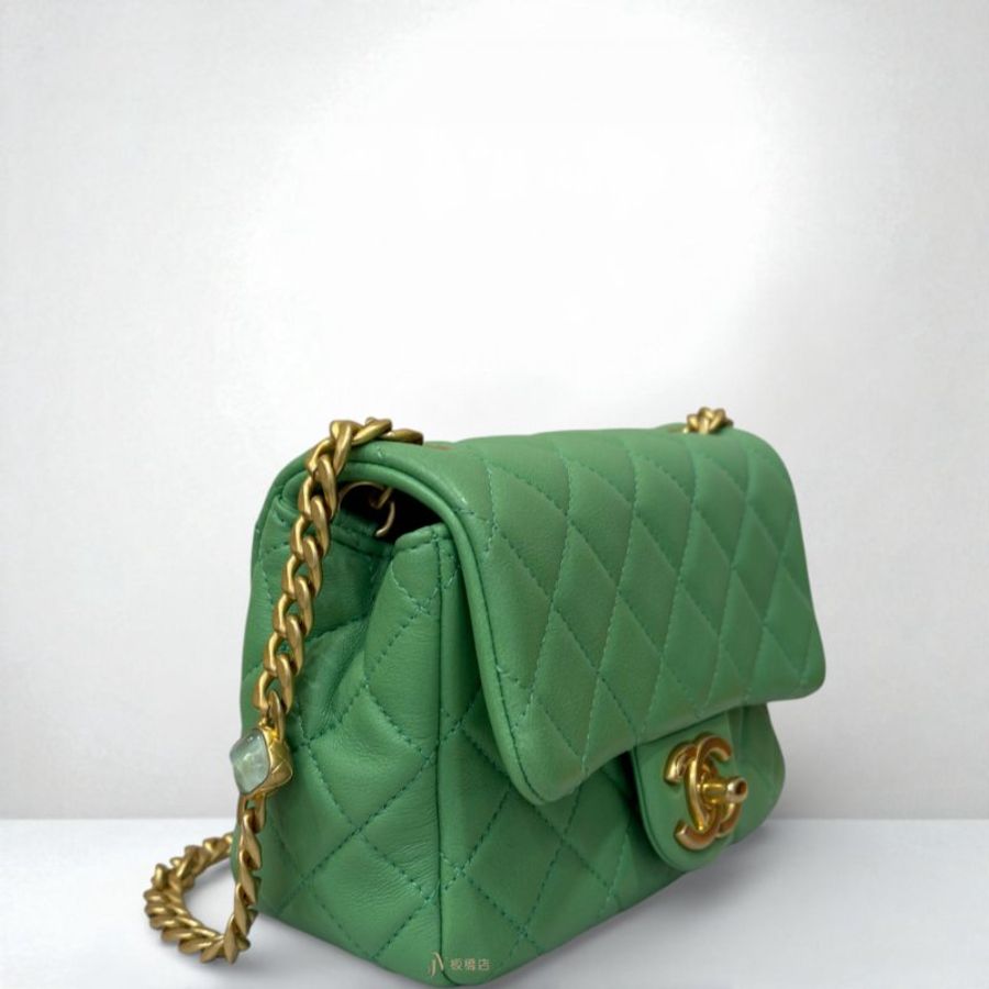 JS0313-CHANEL 綠色羊皮金釦寶石鏈方胖子-2