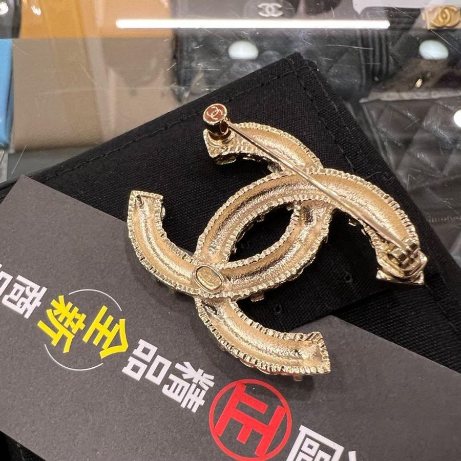 東區正精品㊣CHANEL 全新香奈兒金色字母水鑽雙C LOGO 胸針別針 RZ4938-3