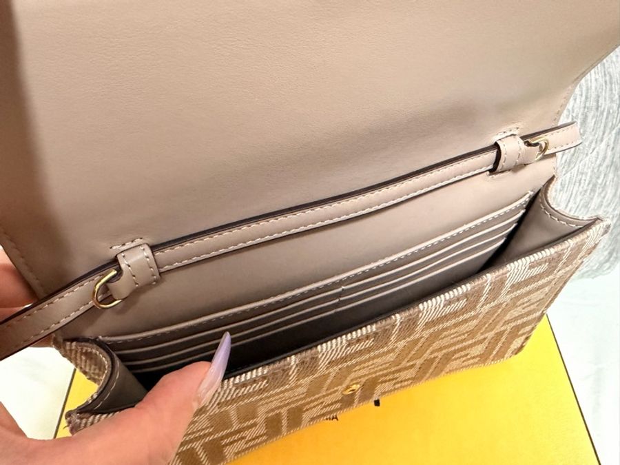 FENDI Baguette 米灰 鍊帶兩用包-13