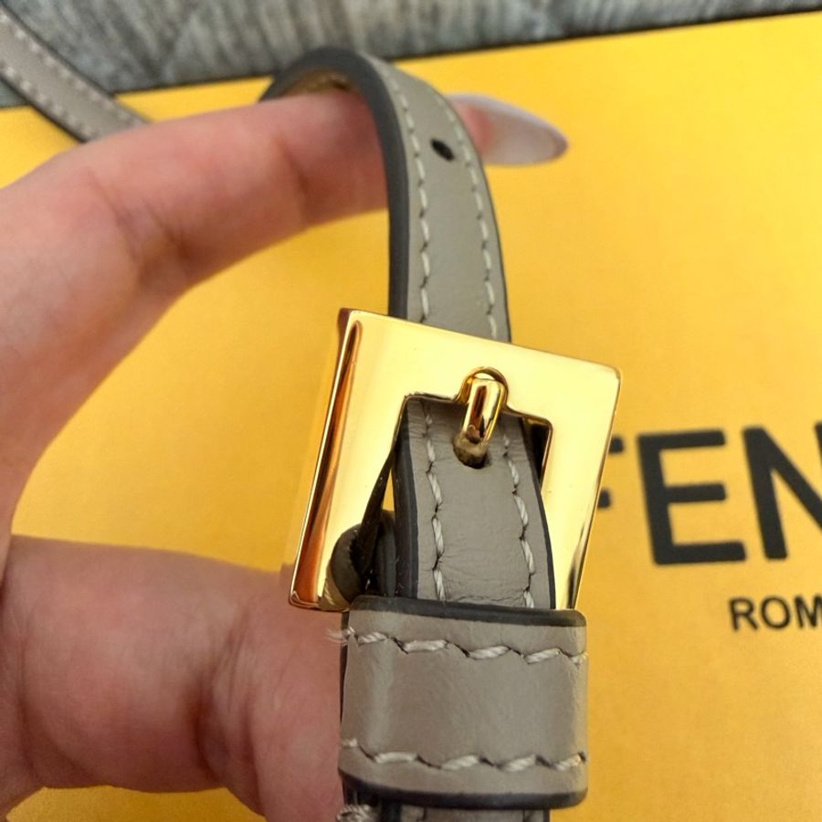FENDI Baguette 米灰 鍊帶兩用包-16