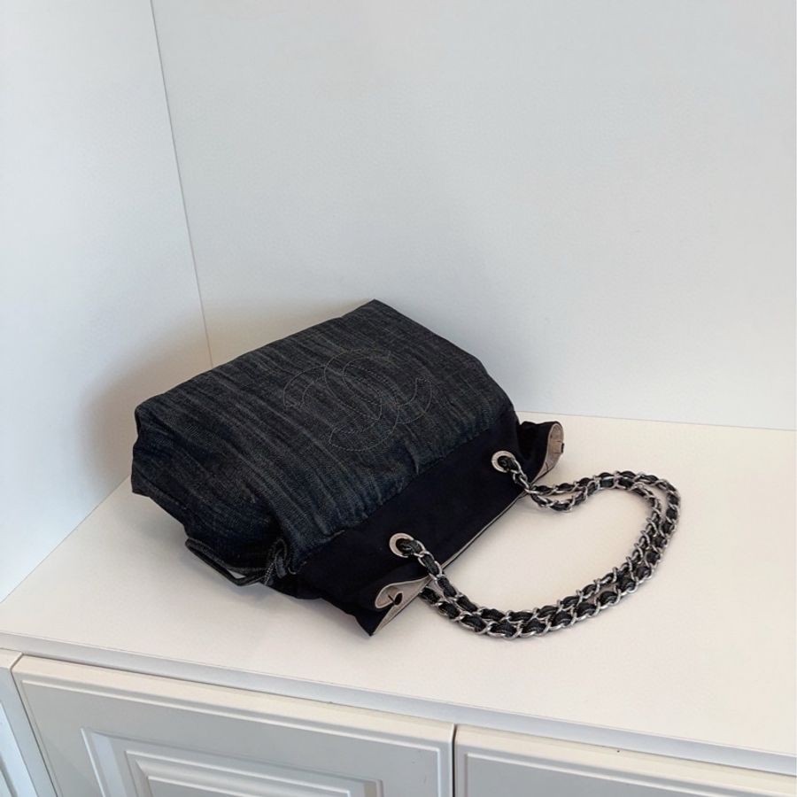 ✨Chanel 刺繡雙C logo 黑色牛仔托特包 好價🖤-8