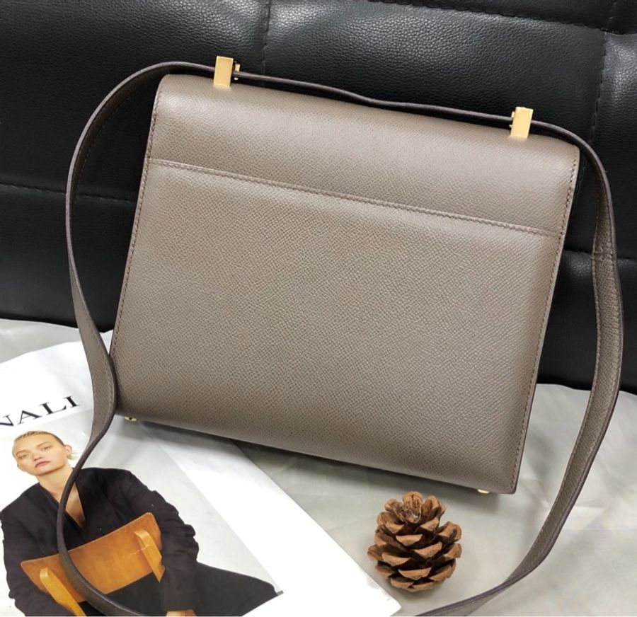 【全網最便宜✨90%新】愛馬仕Hermes verrou23錫器灰金扣手槍包-1