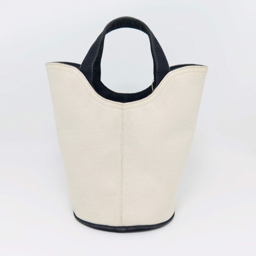 BALENCIAGA 黑白帆布肩背斜背水桶包15*22*15 9新 配件塵袋-3