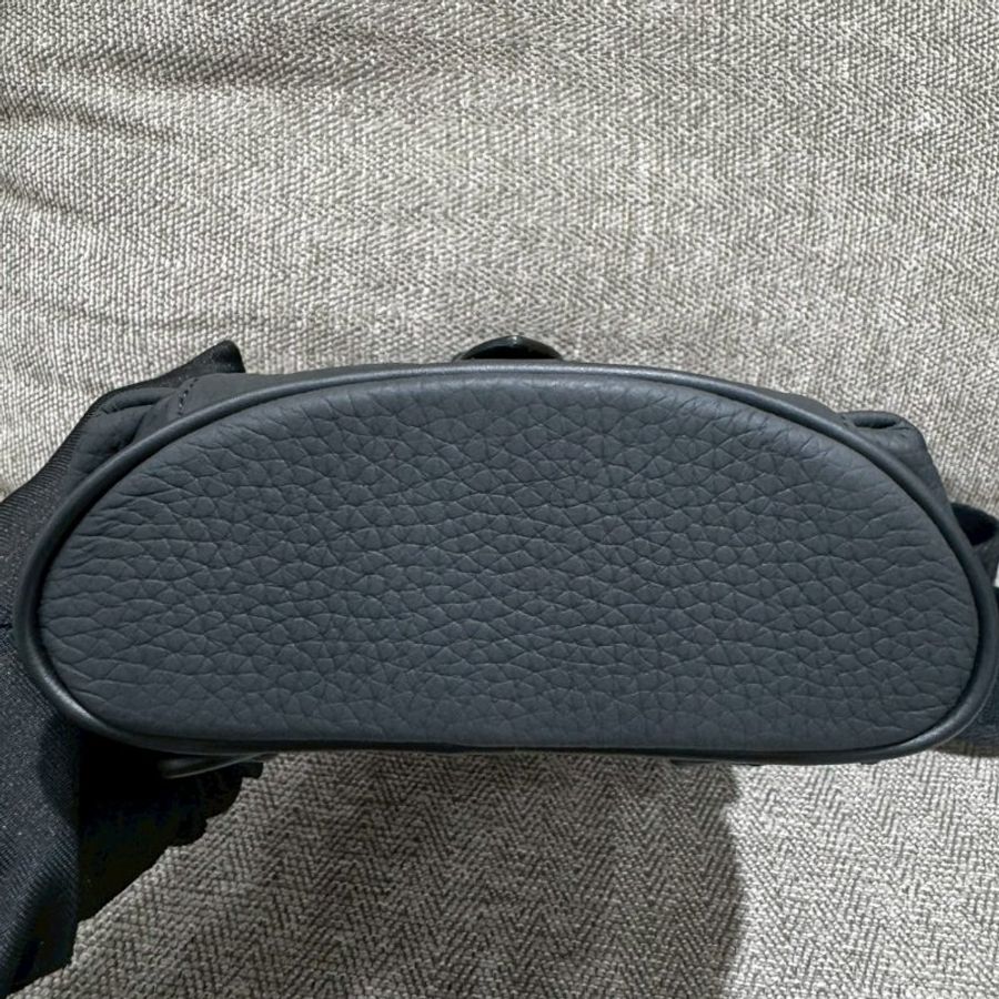LV Christopher XS 雙肩包經典側肩背包-2