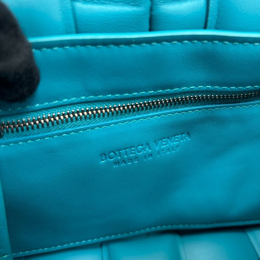 淡藍色 羊皮 Padded Cassette 肩背包【BOTTEGA VENETA BV 寶緹嘉】 717506-6