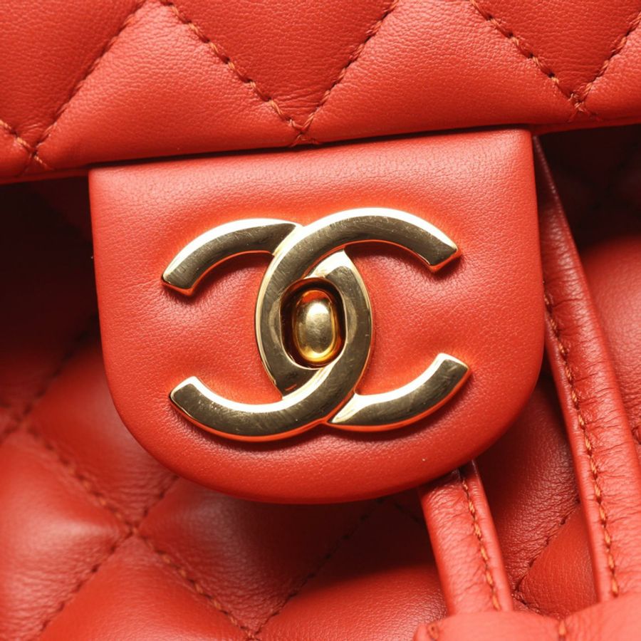 香奈兒 (CHANEL) 絎縫鏈條雙肩包,橘色皮革,金色五金,二手,女士,Coco CC-9