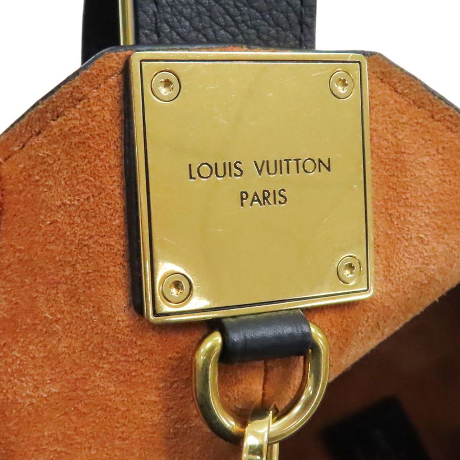 黑色 牛皮 Low Key Hobo MM 肩背包【LOUIS VUITTON LV 路易威登】 M24856-13