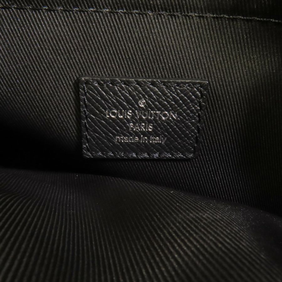 LOUIS VUITTON Monogram Eclipse/Taiga Outdoor Messenger銀扣肩背袋-8