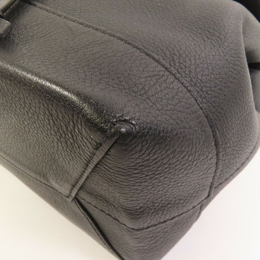 LOUIS VUITTON 牛皮皮革Lock Me Backpack銀扣背包-13