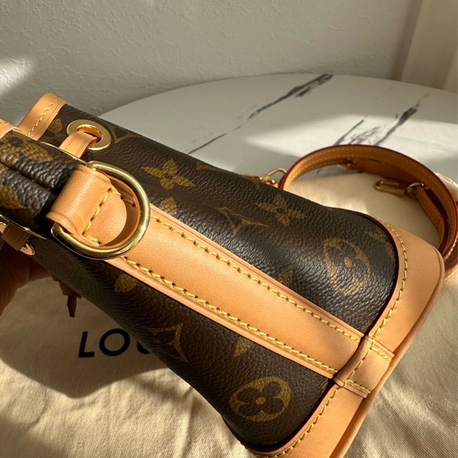 Lv nano 水桶包-5
