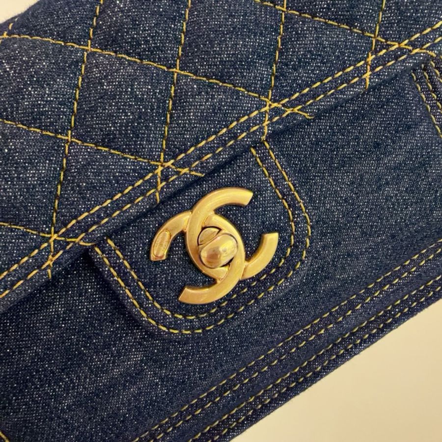 98新Chanel 23S系列牛仔郵差包 非常火的牛仔系列 芯片款 小號可放大手機-9