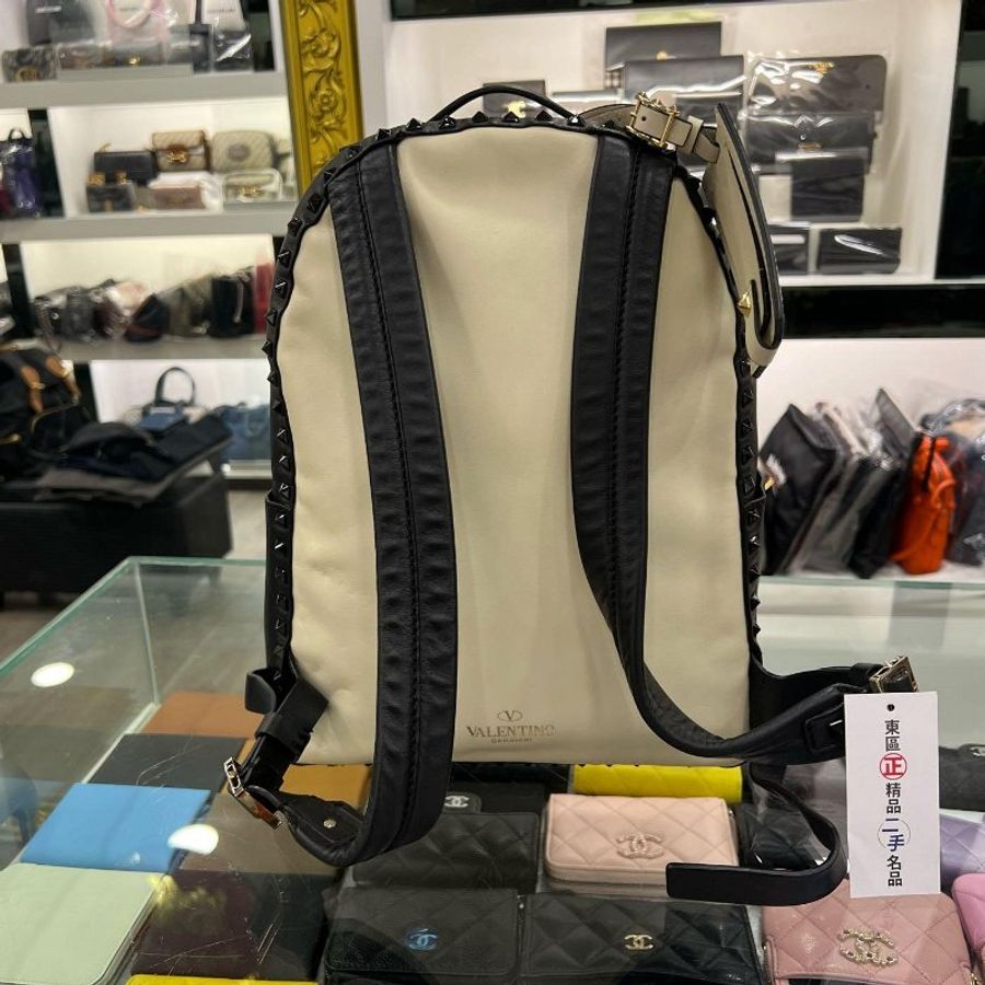 東區正精品㊣VALENTINO GARAVANI 黑色拚白色小牛皮鉚釘雙層拉鍊後背包 RZ4807-4
