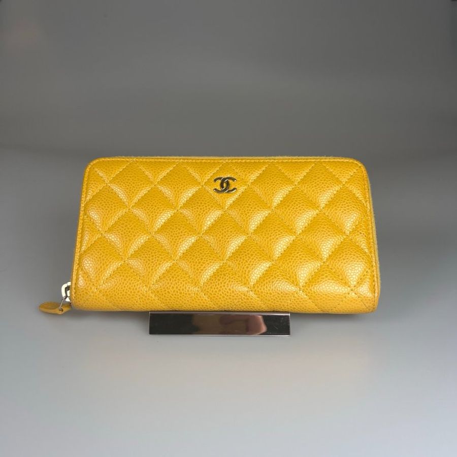 CHANEL 黃荔枝ㄇ拉長夾 25開-1