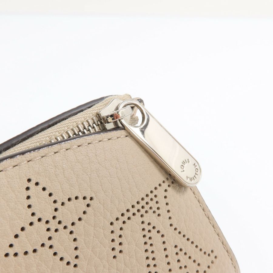 LOUIS VUITTON Monogram Mahina Victorine銀扣錢包-13