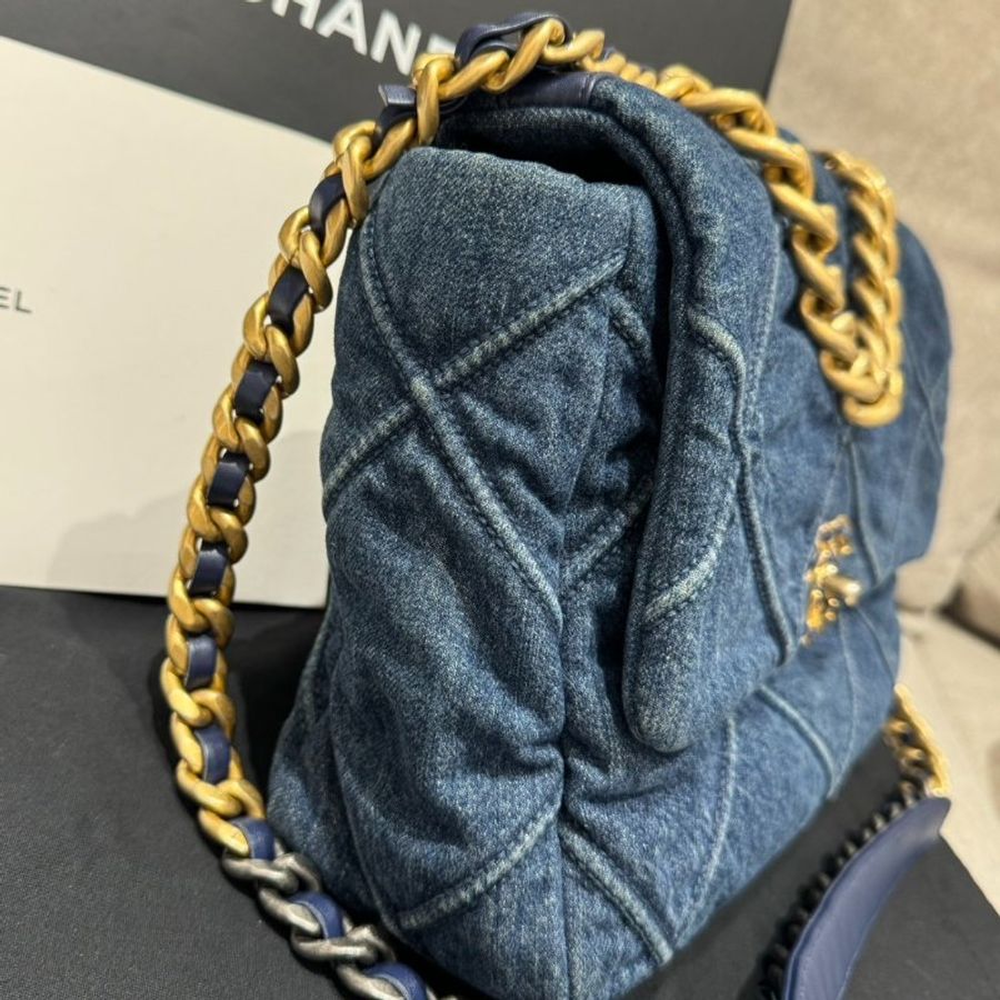 ｛😍太香了吧 ! 💙｝Chanel 牛仔藍 19 系列30cm 口蓋包 （保卡款）-2