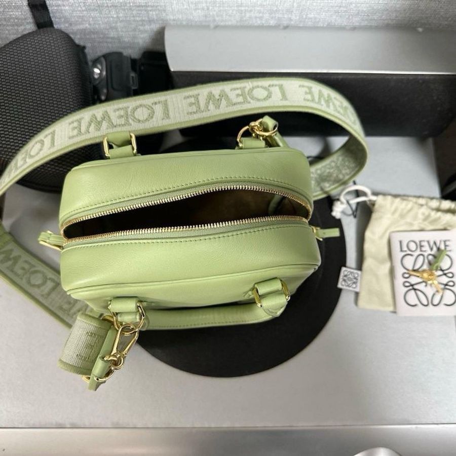 🛑🛍️本月超夯包款降價了🛑🛍️LOEWE Amazona 16 方形手提肩背包-3