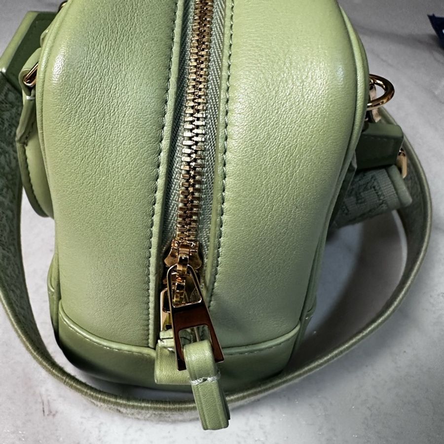 🛑🛍️本月超夯包款降價了🛑🛍️LOEWE Amazona 16 方形手提肩背包-17