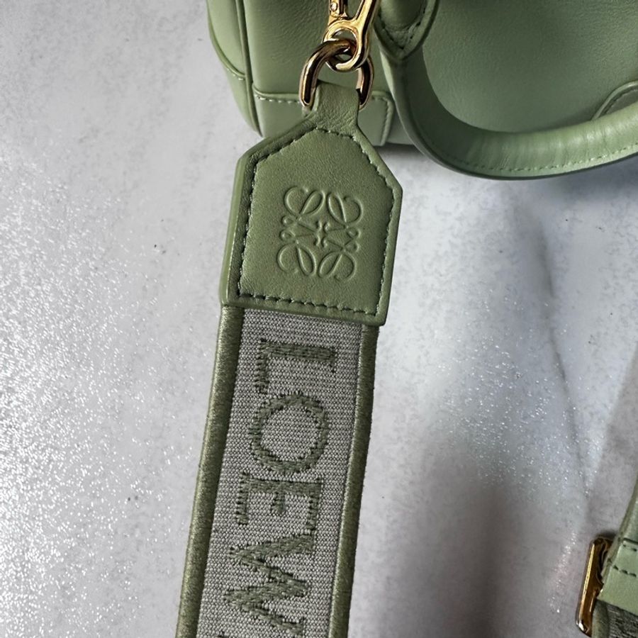 🛑🛍️本月超夯包款降價了🛑🛍️LOEWE Amazona 16 方形手提肩背包-19