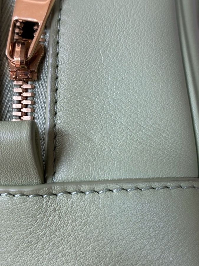 🛑🛍️本月超夯包款降價了🛑🛍️LOEWE Amazona 16 方形手提肩背包-23