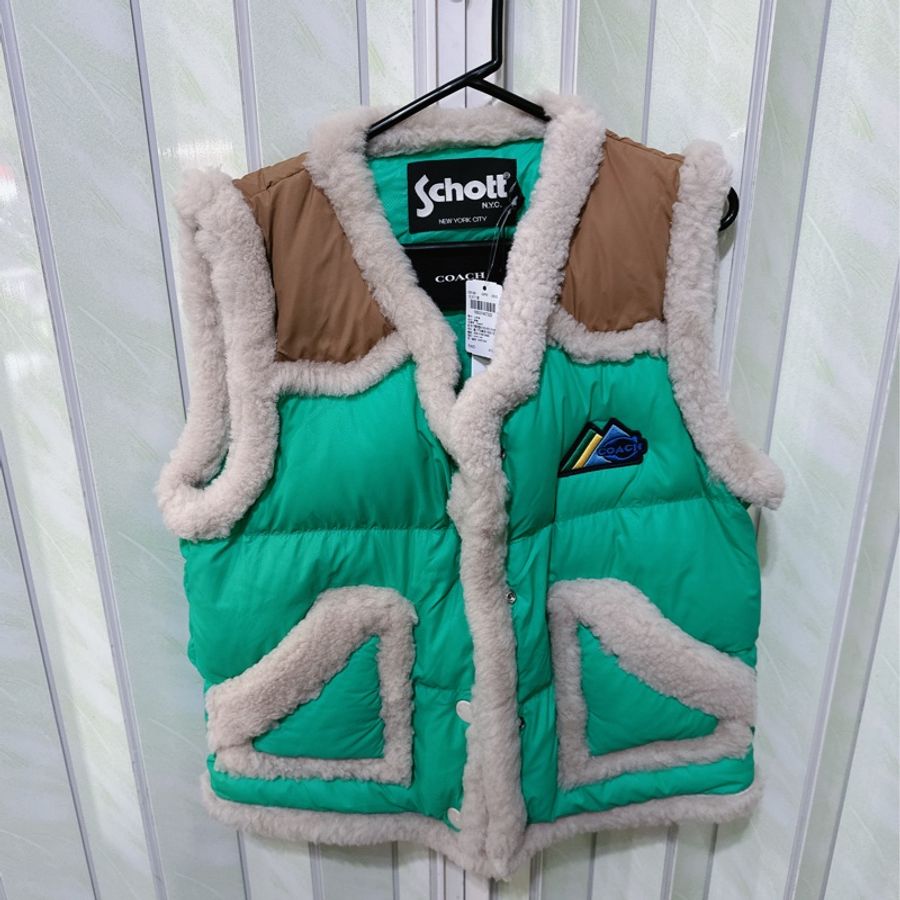 未使用Coach 與 Schott N.Y.C. 的聯名款尼龍羽絨背心(原價41800元）-20