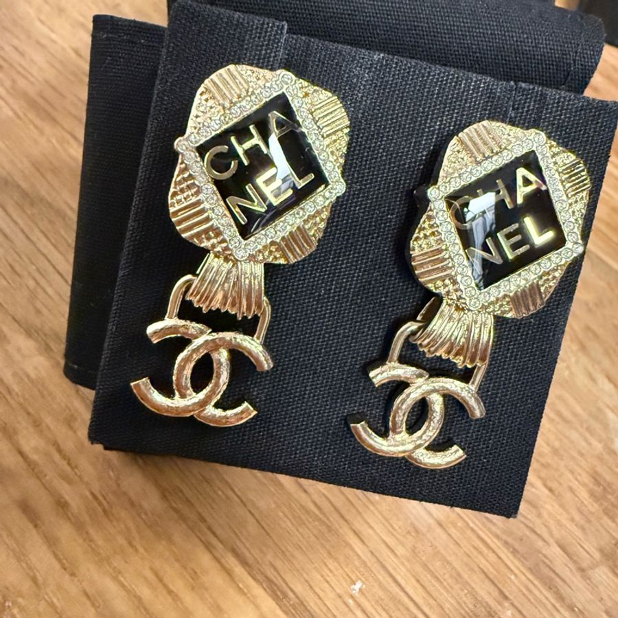 Chanel 手工坊系列 墜飾耳環-1