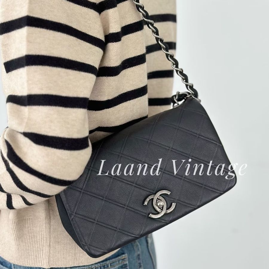 Chanel · 稀有華夫格黑銀牛皮翻蓋鏈條包 全配-1