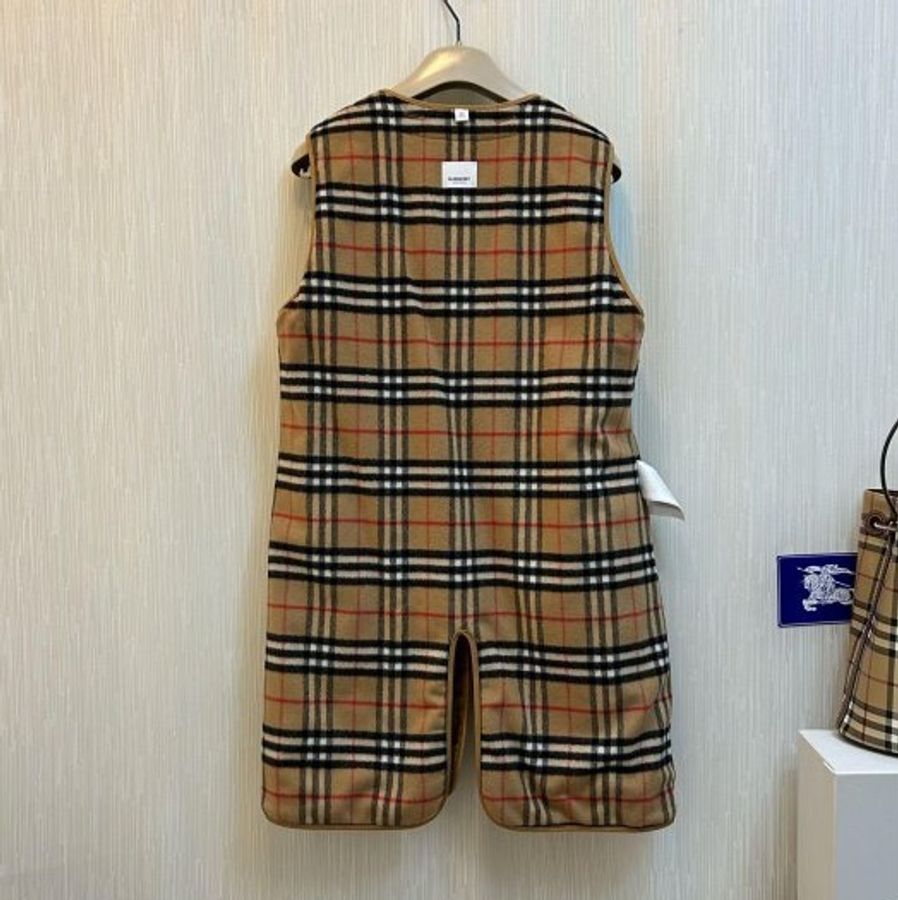 BURBERRY英國經典格紋內搭背心UK6-1