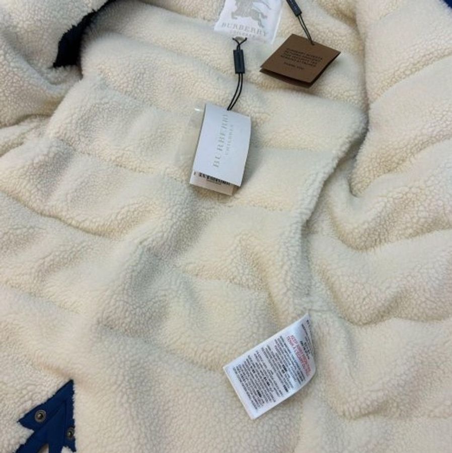 BURBERRY童款連帽風雪外套6Y-9