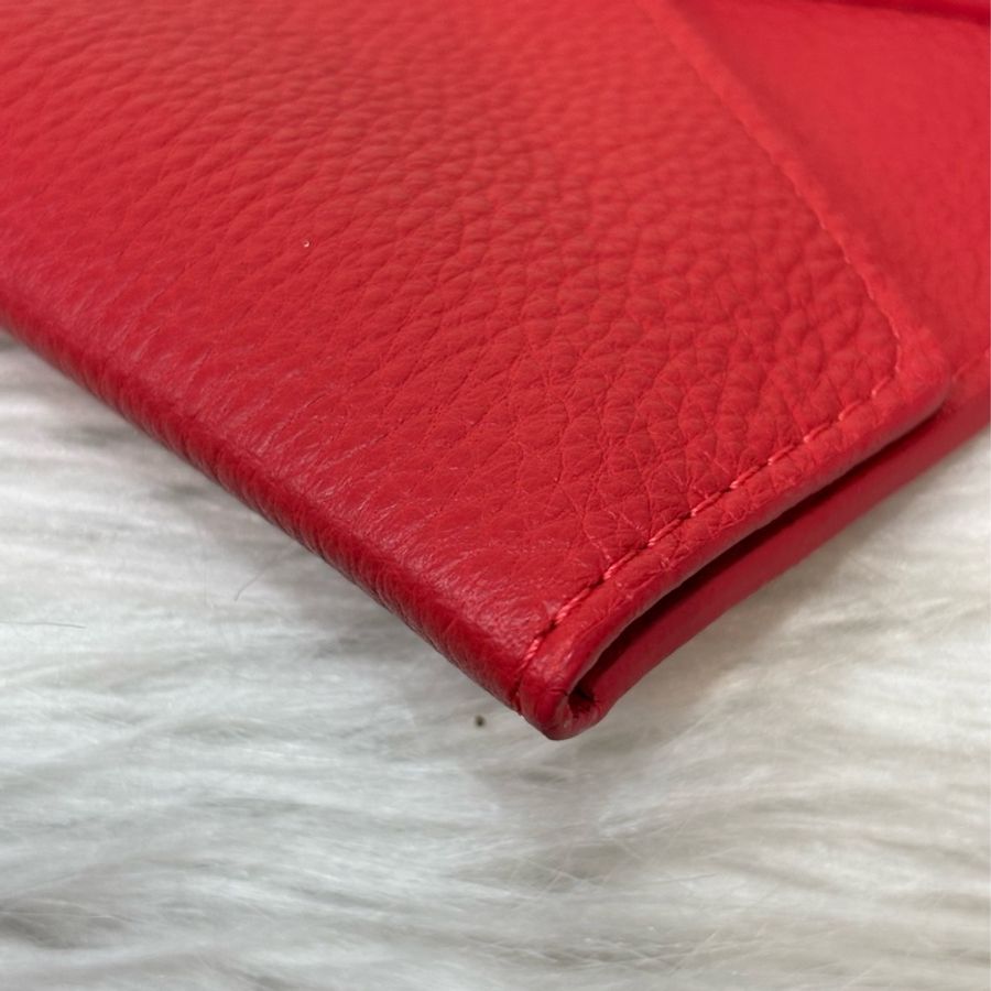 LV 訂製款 紅色荔枝皮 圓形 LOGO 釦式 信封 長夾 皮夾 收納袋 萬用袋-13