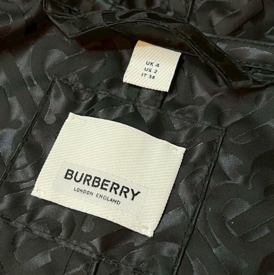BURBERRY英國黑色專屬標誌提花連帽風雪大衣UK4-8