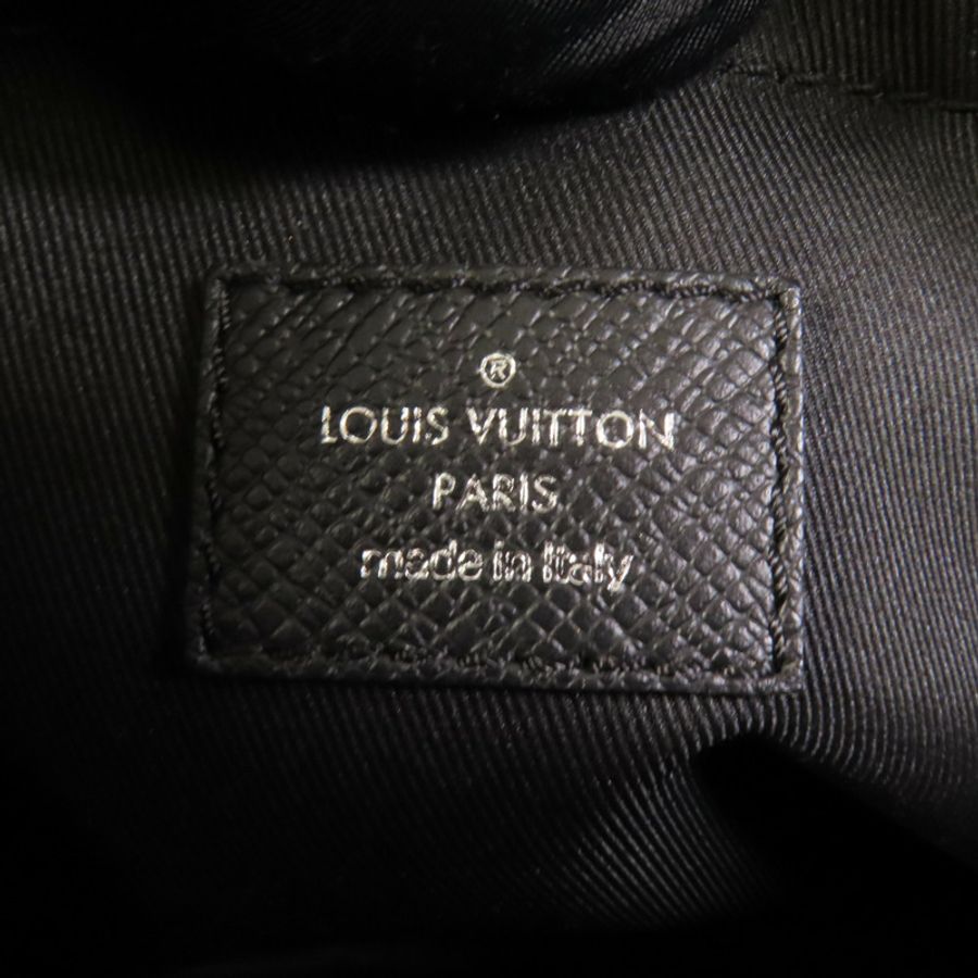 LOUIS VUITTON Monogram Eclipse Messenger PM Voyager銀扣肩背袋-9