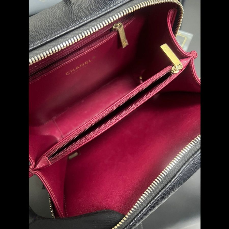 Chanel vanity case medium 
中號 黑金荔枝皮相機包-14