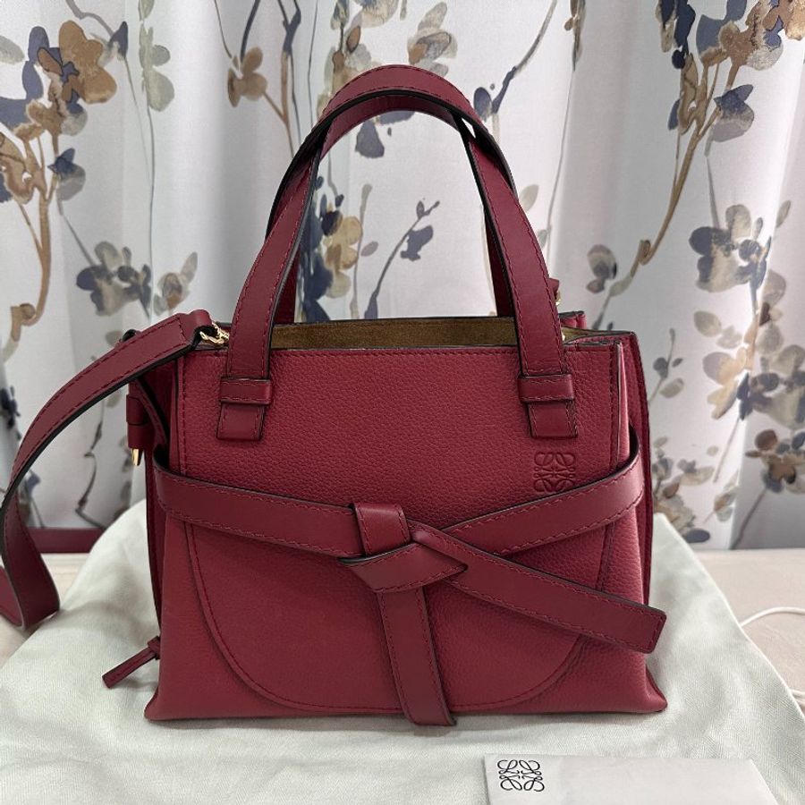 LOEWE 羅威 Gate Top Handle 經典綁結牛皮手提斜背兩用包(酒紅)-2