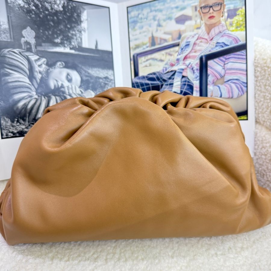 閑置未使用品BOTTEGA VENETA BV葆蝶家P OUCH系雲朵包-7