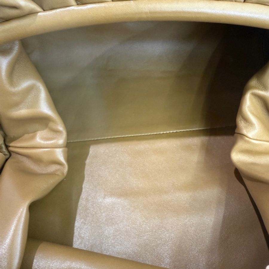 閑置未使用品BOTTEGA VENETA BV葆蝶家P OUCH系雲朵包-12